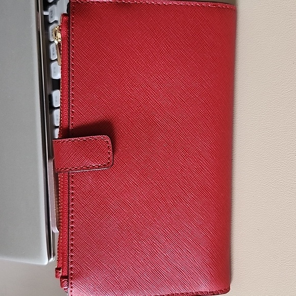 Red Michael Kors Saffiano Leather Wallet with Detachable Clutch Strap - Picture 4 of 8